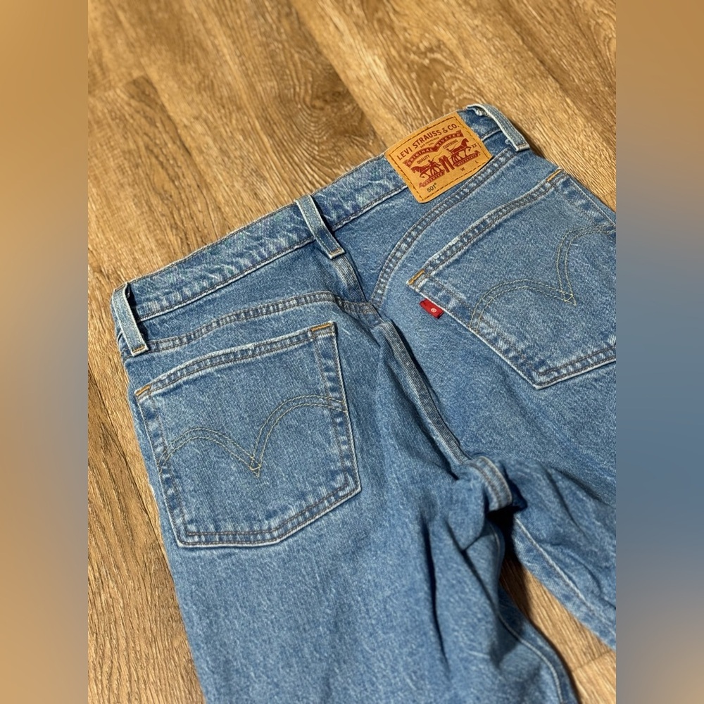 Levi's Wimen’s 501 Straight Jeans